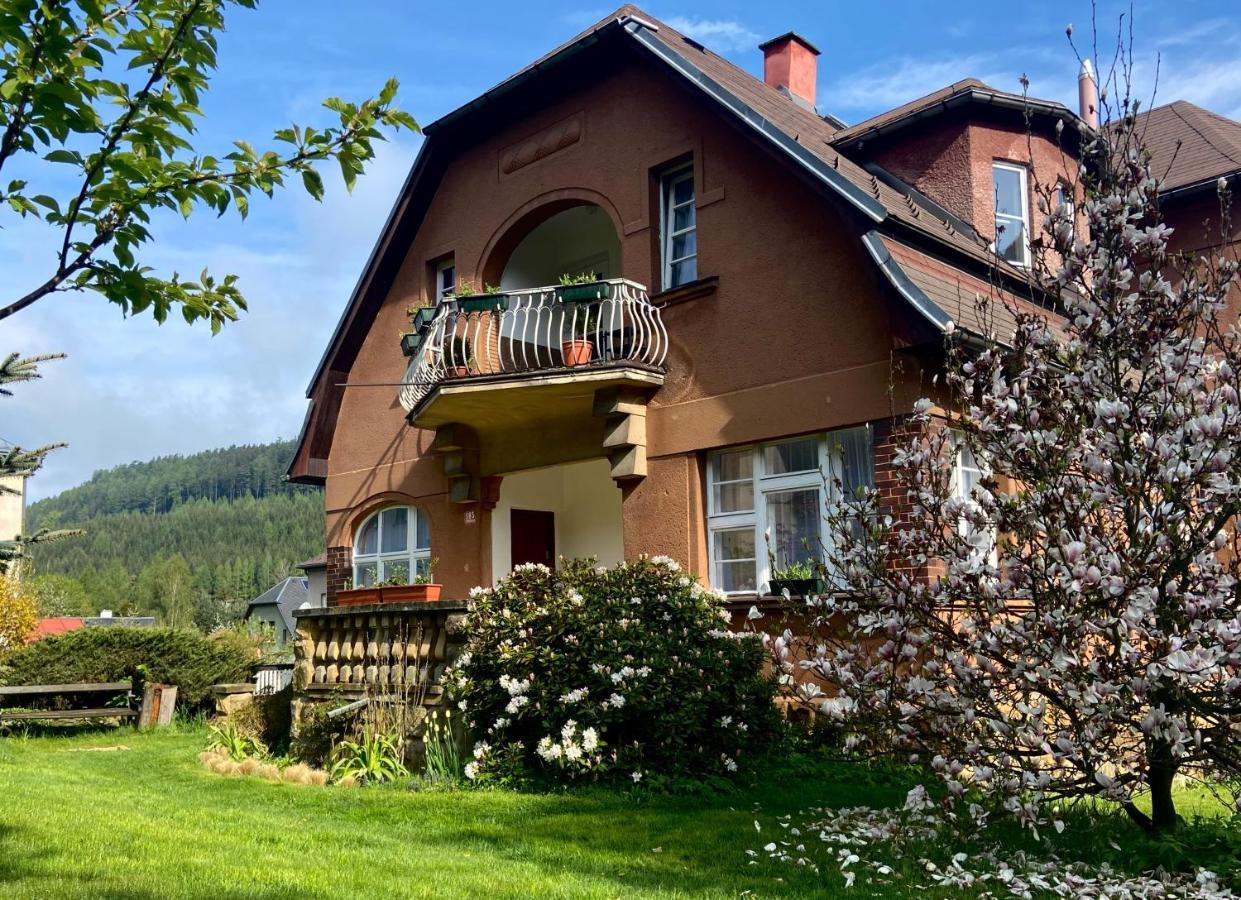 Apartman Teplice nad Metují エクステリア 写真